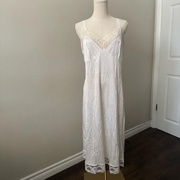 Vintage dreamy cottagecore lace trimmed nylon slip dress M - Picture 6 of 6